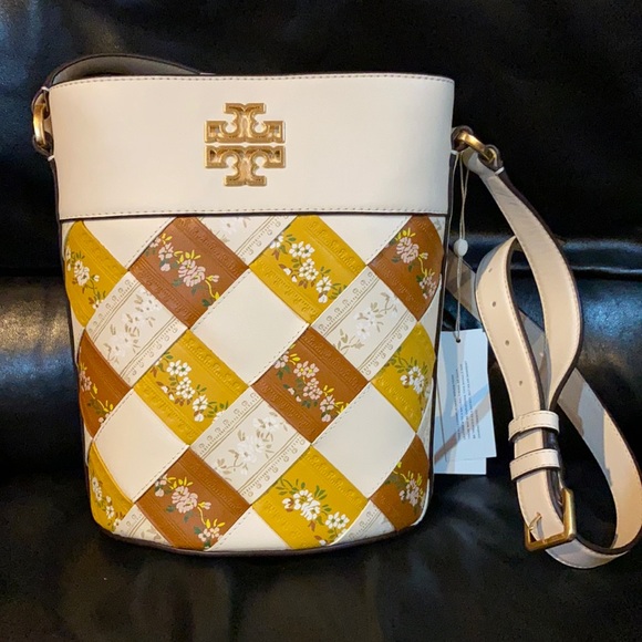 Tory Burch Handbags - 🔥🔥🔥NWT Tory Burch Britten Woven Bucket bag